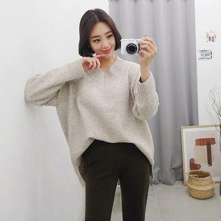V-neck Dip-back Boxy Sweater