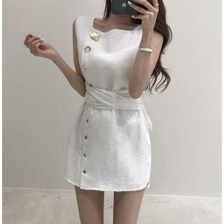 Sleeveless Square Neck Buttoned Tie-waist Dress
