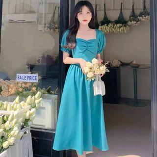 Short-sleeve Square-neck Ruched Plain Dress