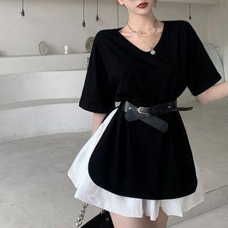 Short-sleeve T-shirt / Mini A-line Skirt / Belt
