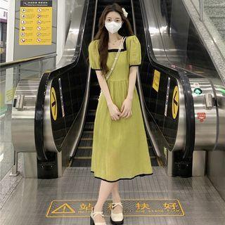 Short-sleeve Contrast Trim Midi A-line Dress Green - One Size