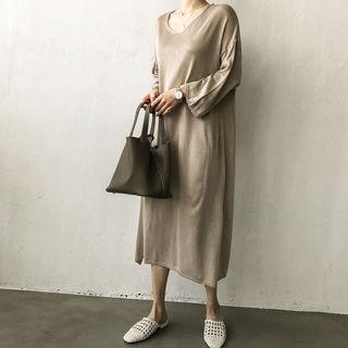 V-neck Boxy-fit Long Knit Dress