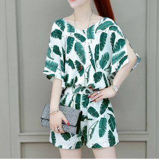 Set: Short-sleeve Leaf Print T-shirt + Shorts
