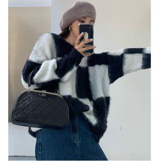 Long-sleeve T-shirt / Checkerboard Cut Out Sweater