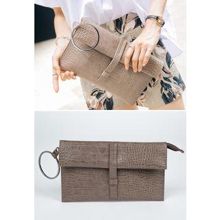 Circle-dangle Croc-grain Clutch