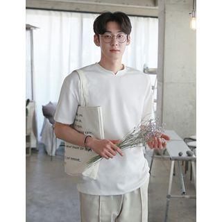 Cutout-neckline Loose-fit T-shirt