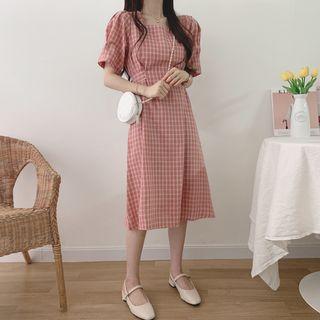 Short-sleeve Square Neck Tie-waist Plaid Dress