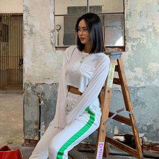 Round-neck Pocket-detail Cropped Top