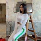 Round-neck Pocket-detail Cropped Top