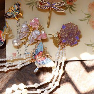 Retro Faux Pearl Butterfly / Flower Brooch (various Designs)