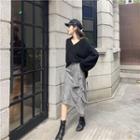 V-neck Sweater / Hounstooth Asymmetric Skirt