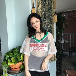 Lettering Applique Mesh V-neck Short-sleeve T-shirt