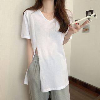 Short-sleeve V-neck Slit-side Plain Top