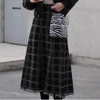 Fray Hem Plaid Knit Midi Skirt
