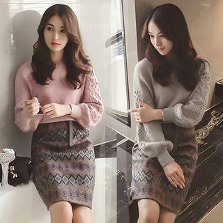 Set : Long-sleeve Knit Top + Mini Skirt