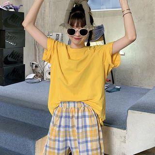 Plain Short-sleeve T-shirt / Plaid Wide-leg Pants