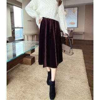 Cable Knit Sweater / Faux Leather A-line Skirt