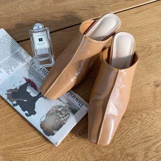 Kitten-heel Pintuck Mules