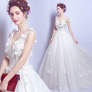 Sleeveless Floral A-line Wedding Gown