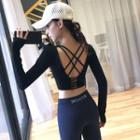 Sports Long-sleeve Cropped T-shirt