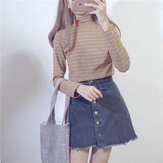 Plain / Striped Heart Embroidered T-shirt