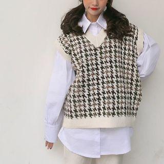 Plain Shirt / Houndstooth Knit Vest
