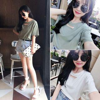 Cut Out Front Elbow Sleeve T-shirt
