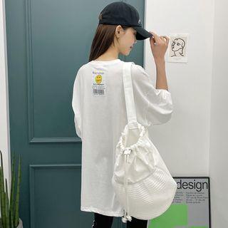 Pocket-front Smiley-patched T-shirt