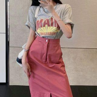 Elbow-sleeve T-shirt / Plain Midi Skirt