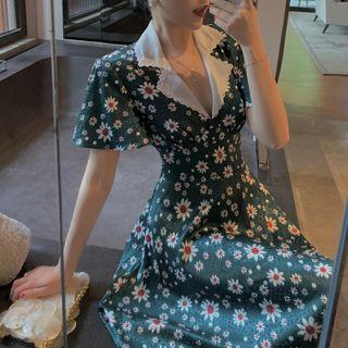 Short Sleeve Daisy Print A-line Dress