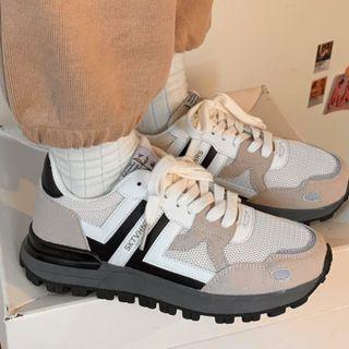 Lettering Contrast Trim Platform Lace Up Sneakers