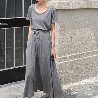 Set: Plain Short-sleeve T-shirt + Drawstring-waist Midi A-line Skirt