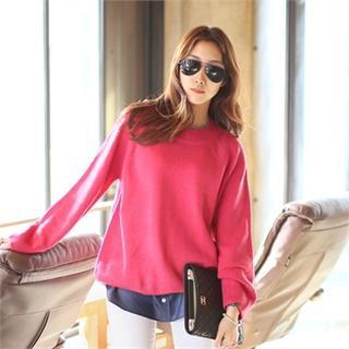 Raglan-sleeve Dip-back Knit Top