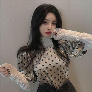 Set: Long-sleeve Turtleneck T-shirt + Dotted Short-sleeve Blouse