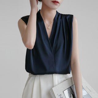 V-neck Chiffon Sleeveless Shirt