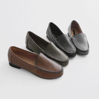 Round-toe Braided Trim Loafers