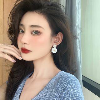 Flower Drop Earring White Flower - One Size