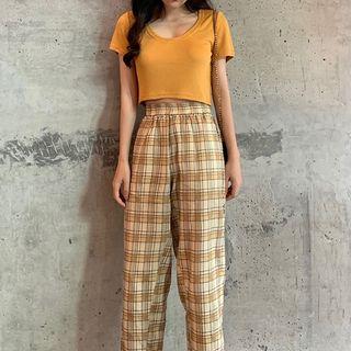 Plain Cropped T-shirt / Straight Plaid Pants