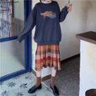 Print Pullover / Plaid Midi Skirt