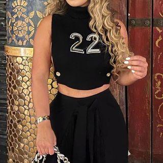 Sleeveless Turtleneck Numbering Top