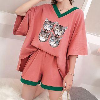 Set: Cat Print 3/4 Sleeve T-shirt + Shorts