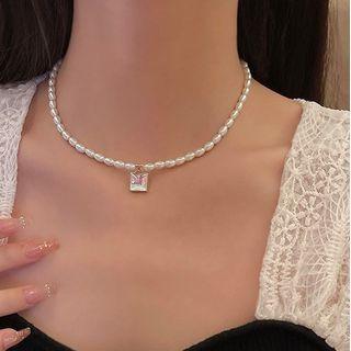 Rhinestone Faux Pearl Stone Pendant Alloy Necklace (various Designs)