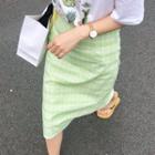 Short-sleeve Plant Print T-shirt / Plaid Straight Fit Midi Skirt