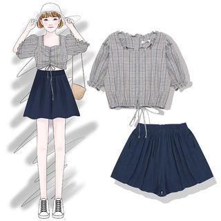 Short-sleeve Frill-trim Plaid Top/ Plain Wide-leg Shorts