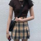 Short-sleeve T-shirt / Check A-line Skirt
