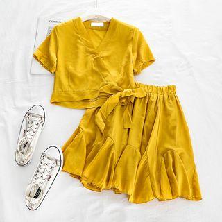 Set: Short-sleeve Cropped T-shirt + A-line Mini Skirt