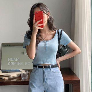 U-neck Slim-fit Crop Henley