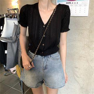 Short-sleeve Knit Buttoned V-neck Crop Top