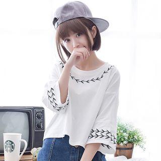 Leaf Embroidered 3/4 Sleeve T-shirt
