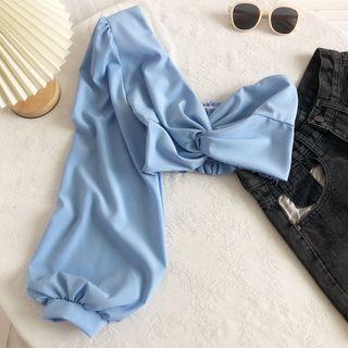 One-shoulder Knotted Crop Blouse